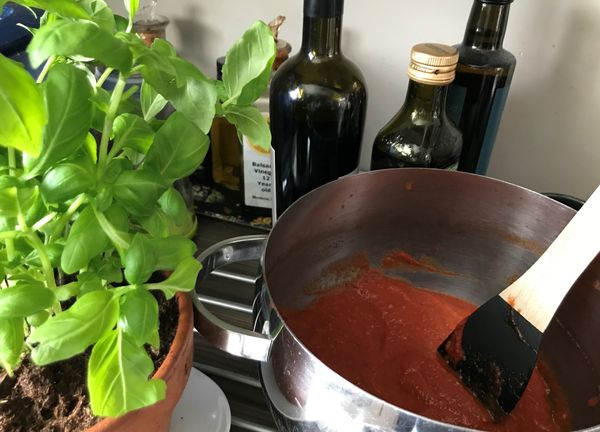 A simple tomato sauce